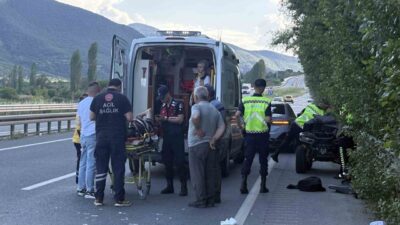 Kastamonu’nun Tosya ilçesi D100 karayolunda bariyerlere çarpan ATV’nin sürücüsü yaralandı.