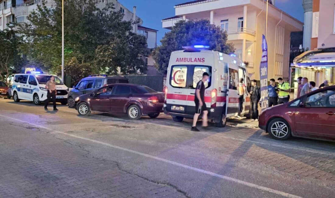 Kastamonu’nun Cide ilçesinde otomobil ile çarpışan motosikletin sürücüsü yaralandı. Kaza,