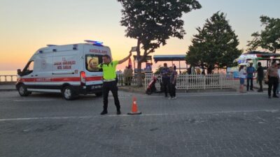 Kastamonu’nun Cide ilçesinde aniden yola atlayan yaya çarpan motosikletin sürücüsü