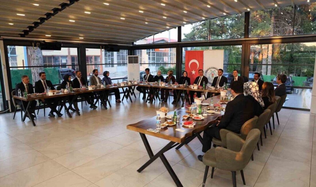 Erzincan’da, Cumhurbaşkanlığı Kararnamesi ile görev yerleri değişen kaymakamlar için veda