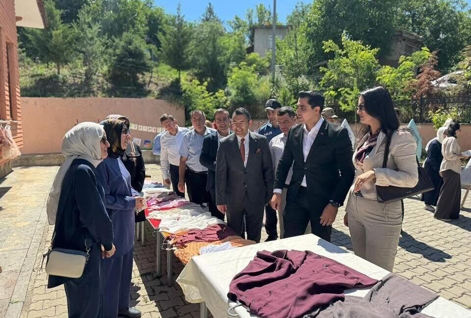 Erzincan’ın Kemah ilçesinde Halk Eğitim Merkezi Müdürlüğü tarafından düzenlenen “Hayat
