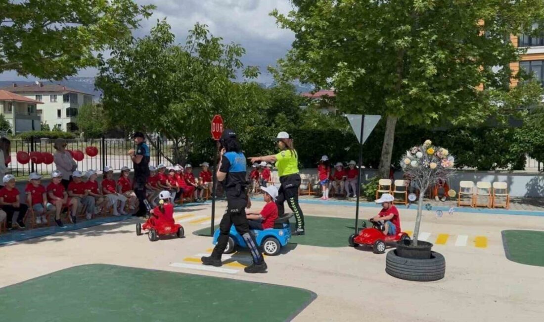Erzincan’da okul öncesi öğrencilerine yönelik trafik bilincini geliştirmek amacıyla Mimar