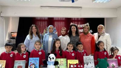 Palandöken Anaokulu öğrencileri, aileleriyle birlikte hazırladıkları “Hikâyemden Kahramanım” etkinliğinde hayal
