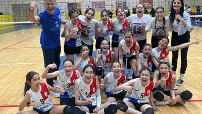 Kahramanmaraş’ta voleybolda elde ettiği başarılarla dikkat çeken Onikişubat Belediyespor, Efeler