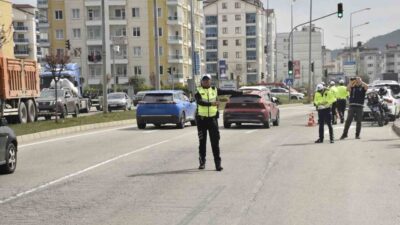 Ordu’da polis ekipleri tarafından trafik kazalarını azaltmaya yönelik yapılan denetimlerde,