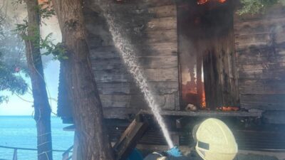Ordu’da bir kafenin eklentisinde çıkan yangın, itfaiye ekipleri tarafından söndürüldü.