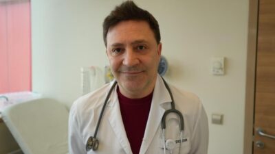 Göğüs Hastalıkları Uzmanı Prof. Dr. Şevket Özkaya, kovid-19 geçiren her