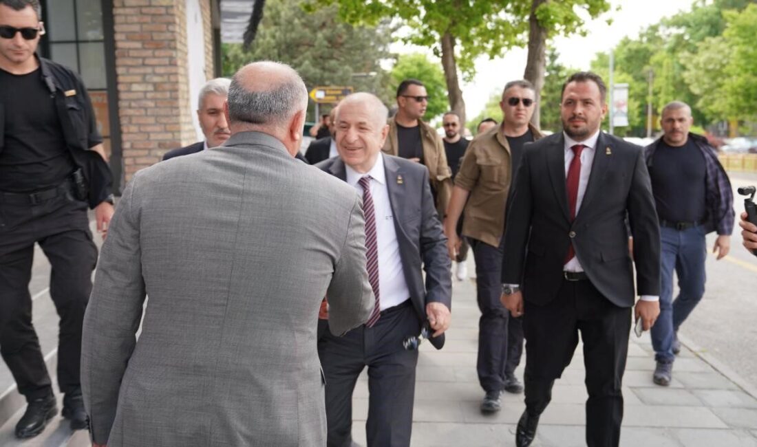 Zafer Partisi Genel Başkanı Prof. Dr. Ümit Özdağ ve beraberindeki