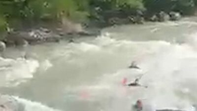 Rize’nin Çamlıhemşin ilçesinde kayıp vatandaşı arayan AFAD botunun devrilmesi üzerine