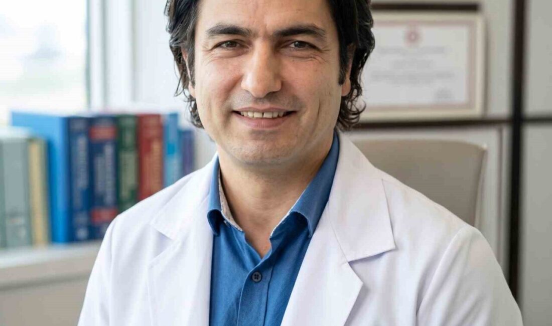 Endokrinoloji ve Metabolizma Hastalıkları Uzmanı Doç. Dr. Feyzi Gökosmanoğlu, bütüncül