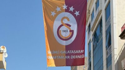 Süper Lig şampiyonu Galatasaray’ın dev beş yıldızlı bayrakları, Manisa’nın Salihli