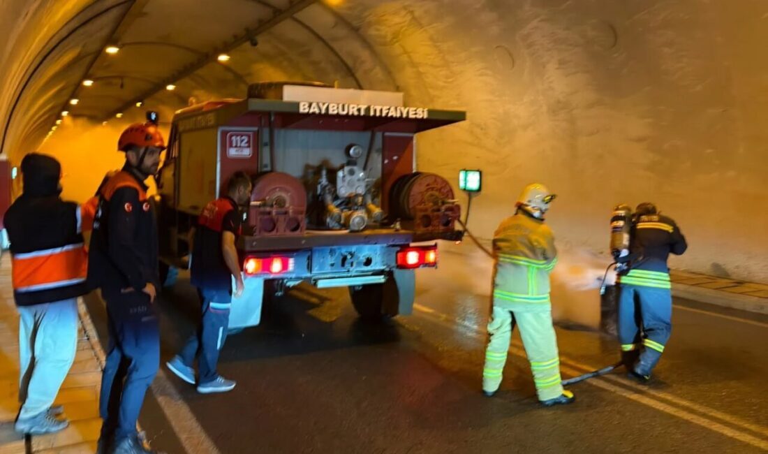 Bayburt Belediyesi İtfaiye Müdürlüğü ekipleri tarafından Şehit Hamit Şahin Tüneli’nde