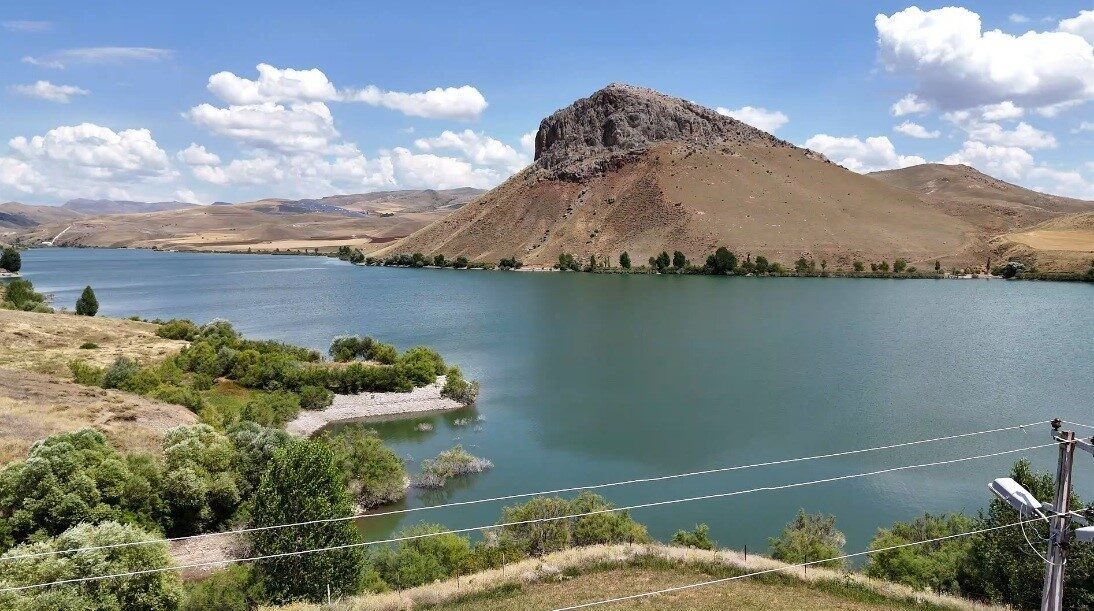 Erzincan’da son günlerde etkili olan yağışların ardından Tercan Çadırkaya Barajı
