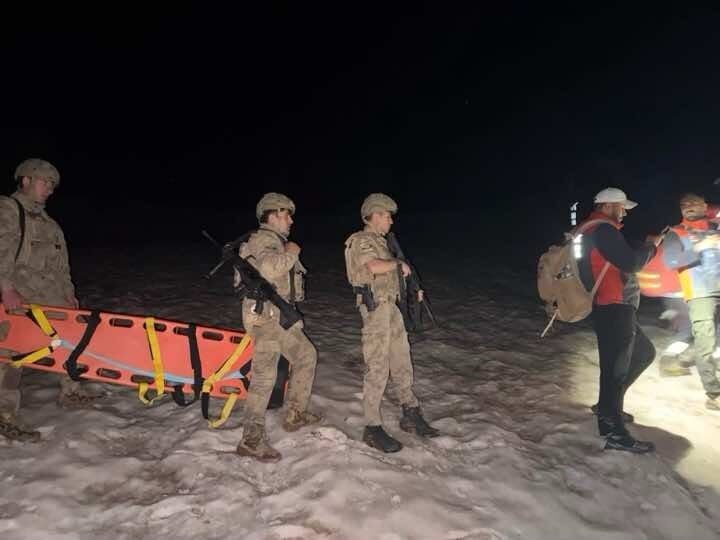 Tunceli’nin Pülümür ilçesi kırsalında mantar toplarken kaybolan 3 şahıs ekipler