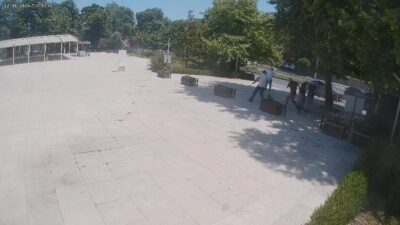 Zonguldak’ta üç aracın karıştığı kazanın güvenlik kamerası ortaya çıktı. Araçlardan