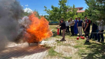 Erzincan Belediyesi İtfaiye Müdürlüğü ekiplerince Üzümlü Devlet Hastanesi personeline yönelik