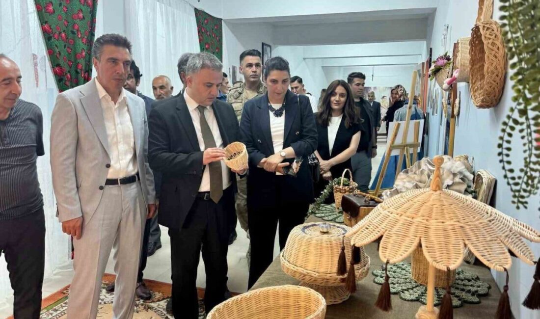 Erzincan’ın Üzümlü ilçesinde, Halk Eğitimi Merkezi Müdürlüğü tarafından düzenlenen 2025-2026