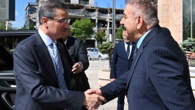 Vali Aydın Baruş, Palandöken Belediye Başkanı Muhammet Sunar’ı makamında ziyaret