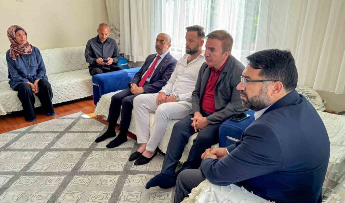 Erzincan Valisi Hamza Aydoğdu, babası vefat eden lise öğrencisi Arda