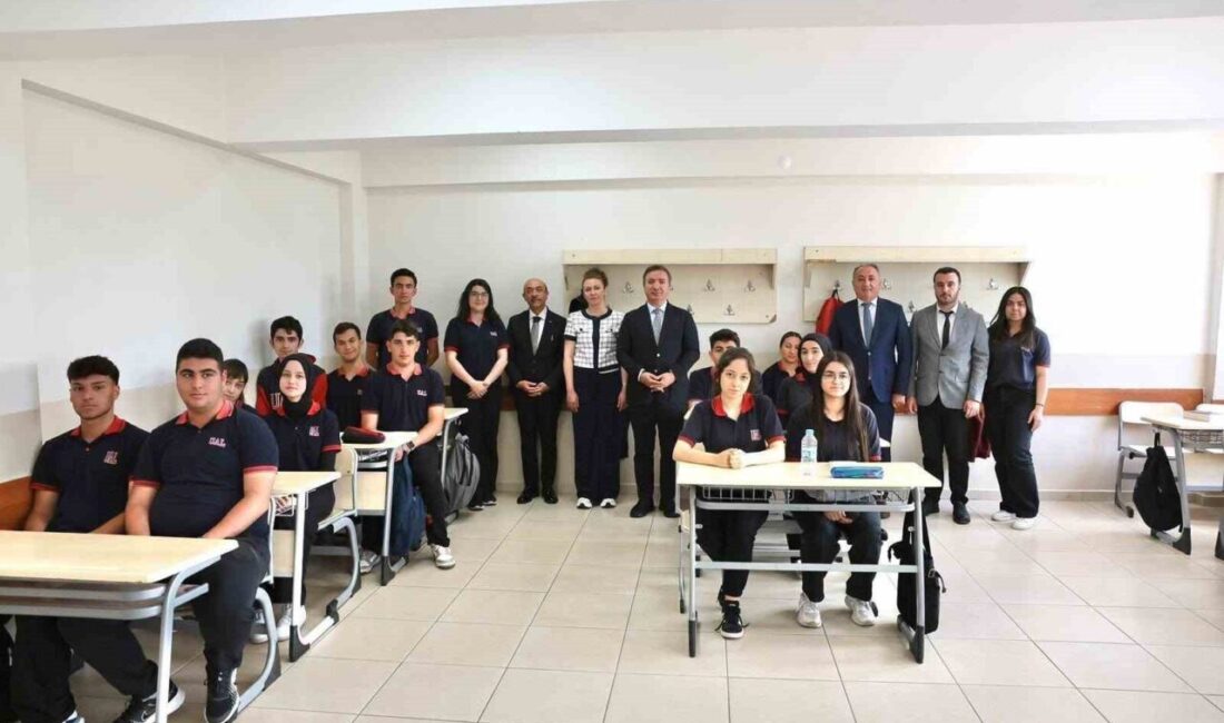Erzincan Valisi Hamza Aydoğdu, Hacı Ömer Kartal ile birlikte Ulalar