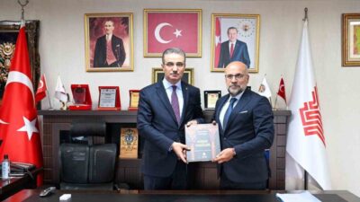 Vali Aydın Baruş, Erzurum Vakıflar Bölge Müdürlüğünü ziyaret ederek Bölge