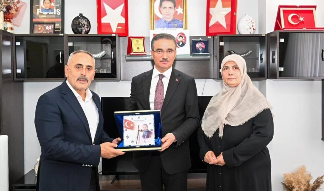 Erzurum Valisi Aydın Baruş, vatan uğruna canlarını feda eden kahraman