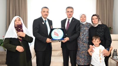 Vali Aydın Baruş ve eşi Nagihan Baruş ile birlikte 15