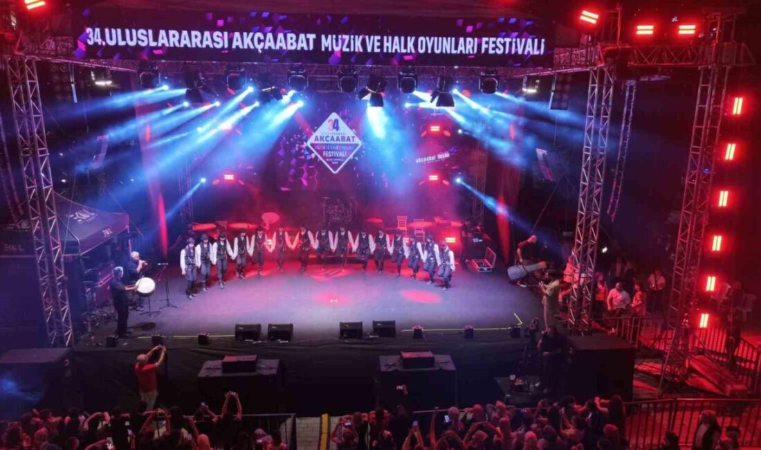 Trabzon’un Akçaabat ilçesinde bu yıl 34.’sü düzenlenen Uluslararası Akçaabat Müzik