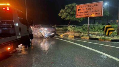 Zonguldak’ın Alaplı ilçesinde Orman Bölge Kavşağı’nda meydana gelen trafik kazasında