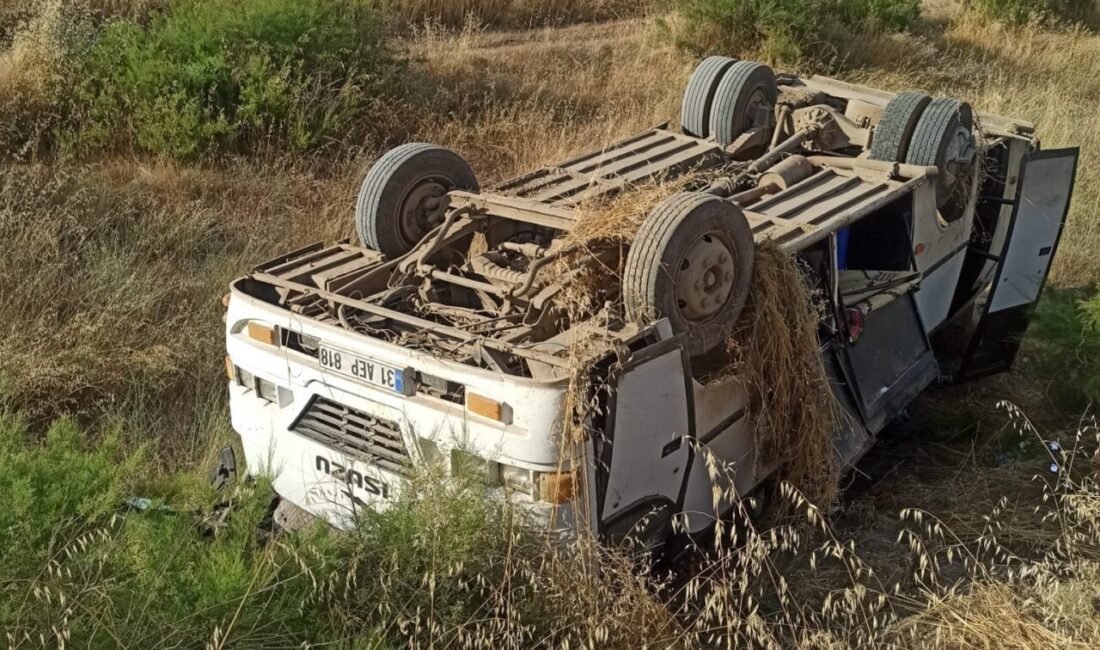 Amasya’da tarım işçilerini taşıyan midibüsün devrildiği kazada 16 kişi yaralandı.