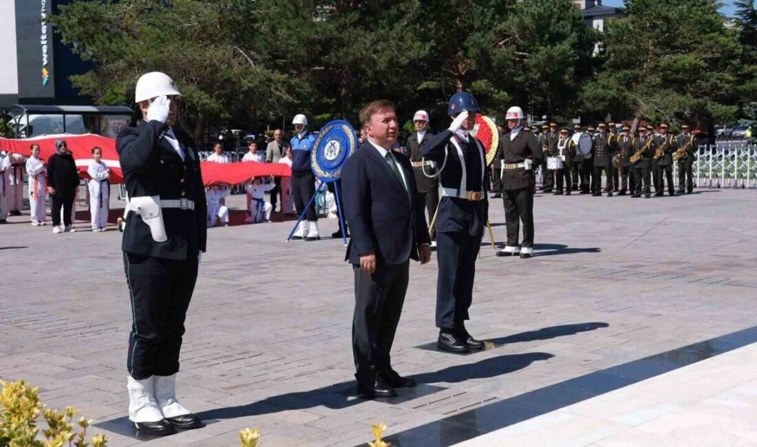 Cumhuriyet’in kurucusu Gazi Mustafa Kemal Atatürk’ün Erzincan’a gelişinin 107’nci yıl