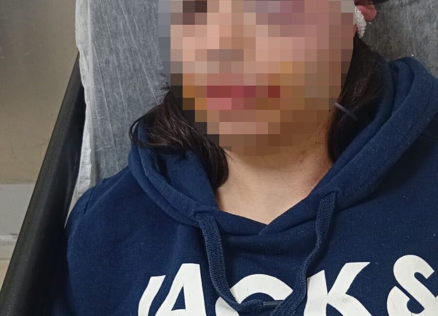 Kocaeli’nin Körfez ilçesinde kendisinden ayrılmak isteyen kız arkadaşını alıkoyarak darp