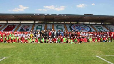 Gençlik ve Spor Bakanı Osman Aşkın Bak, bir dizi inceleme