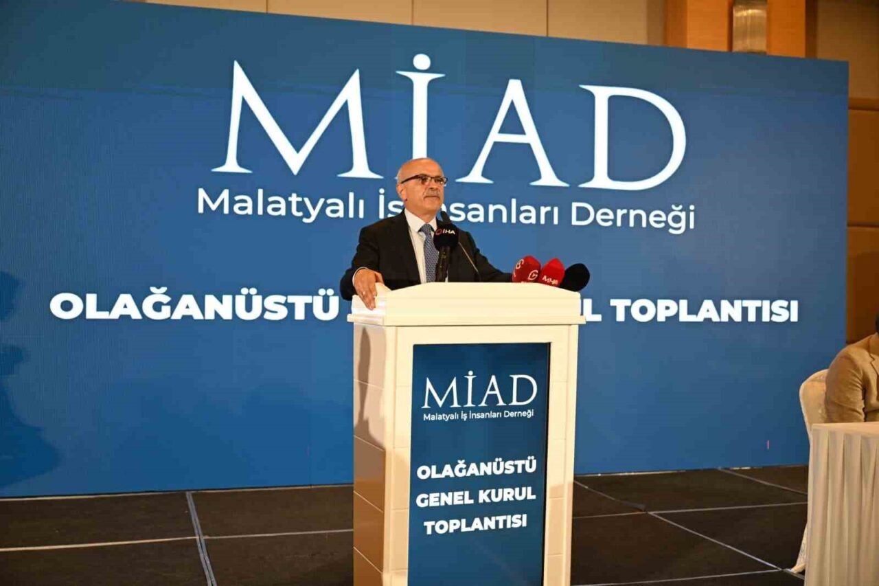 Malatya Büyükşehir Belediye Başkanı Sami Er, deprem sonrası yürütülen çalışmaların