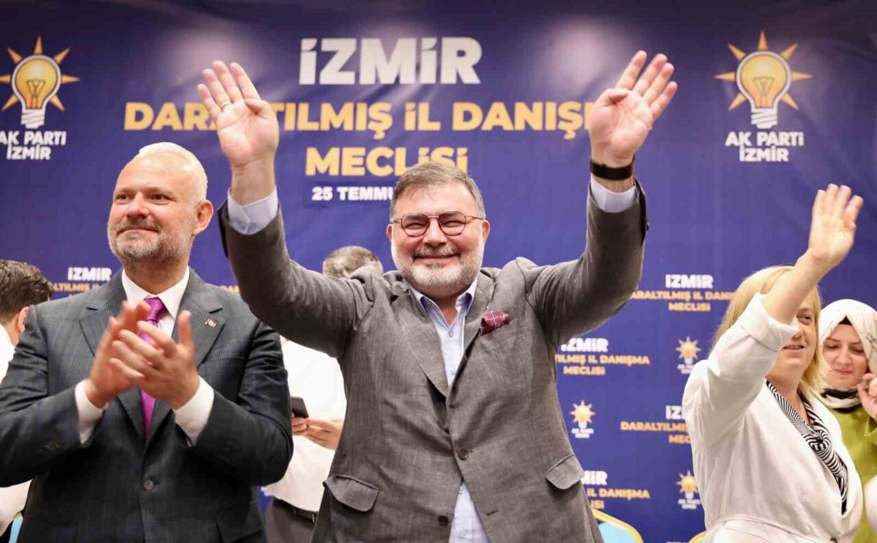 AK Parti İzmir İl Başkanı Bilal Saygılı, partisinin Daraltılmış İl