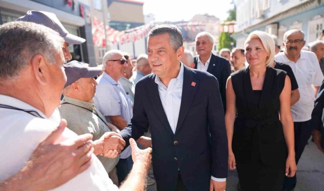 Bilecik’te dün ziyaretler yapan CHP Grup Başkanı Özgür Özel’i CHP’li