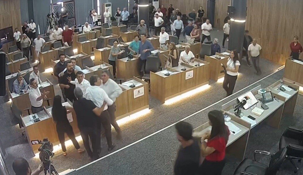 Mersin’de Toroslar Belediyesinin temmuz ayı Meclis Toplantısı’nda yaşanan gerginliğe ilişkin