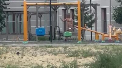 Kocaeli’de çocuk parkında elinde bıçak olan şahıs cinnet geçirdi. Polislerin