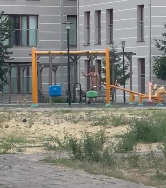 Kocaeli’de çocuk parkında elinde bıçak olan şahıs cinnet geçirdi. Polislerin