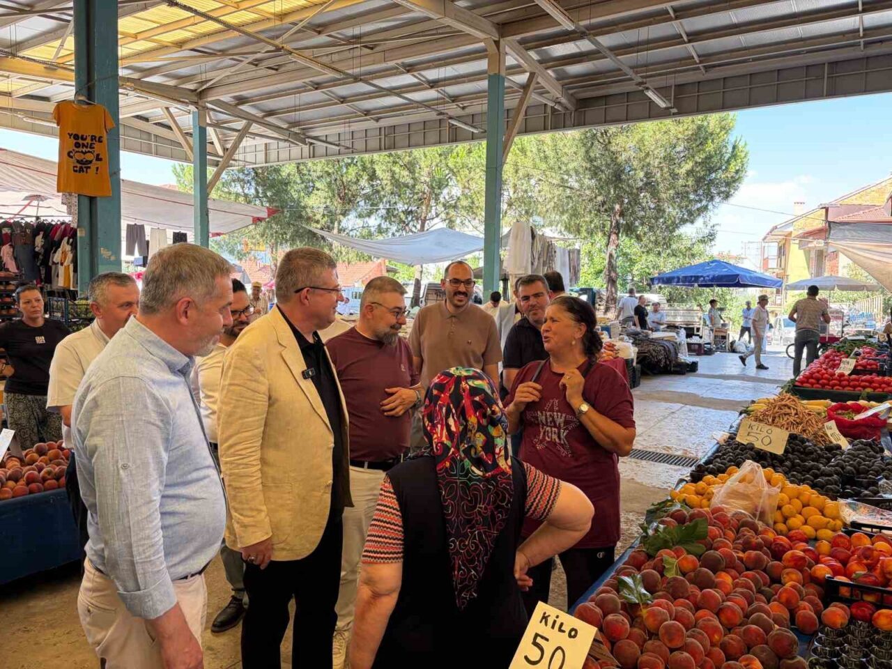 AK Parti Denizli teşkilatı, saha çalışmalarına ara vermeden devam ediyor.