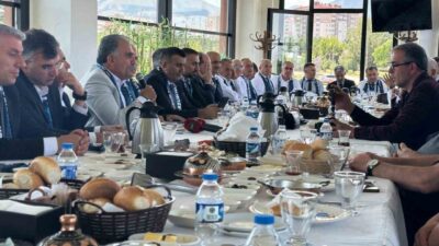 Ege Bölgesi Erzurum Dernekler Birliği Federasyonu, düzenlediği basın toplantısıyla hem