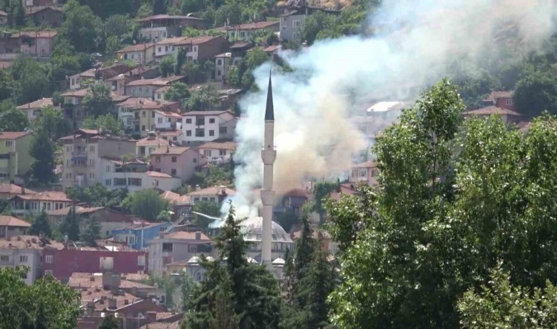 Amasya’da evinde çıkan yangında dumanların arasında mahsur kalan Elmas nineyi