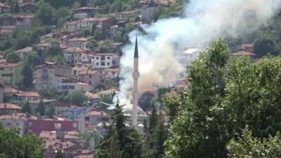 Amasya’da evinde çıkan yangında dumanların arasında mahsur kalan Elmas nineyi