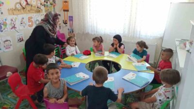 Erzincan İl Müftü Yardımcısı Semiha Keleş, Yoğurtlu Mahallesi’nde faaliyet gösteren