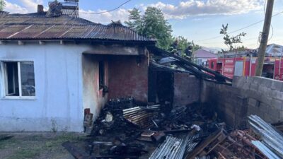 Erzincan’da bir evde çıkan yangın, itfaiye ekiplerinin müdahalesiyle söndürüldü. Ersevenler