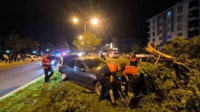 Erzincan’da 2 otomobilin çarpıştığı trafik kazasında 1 kişi yaralandı. İtfaiye