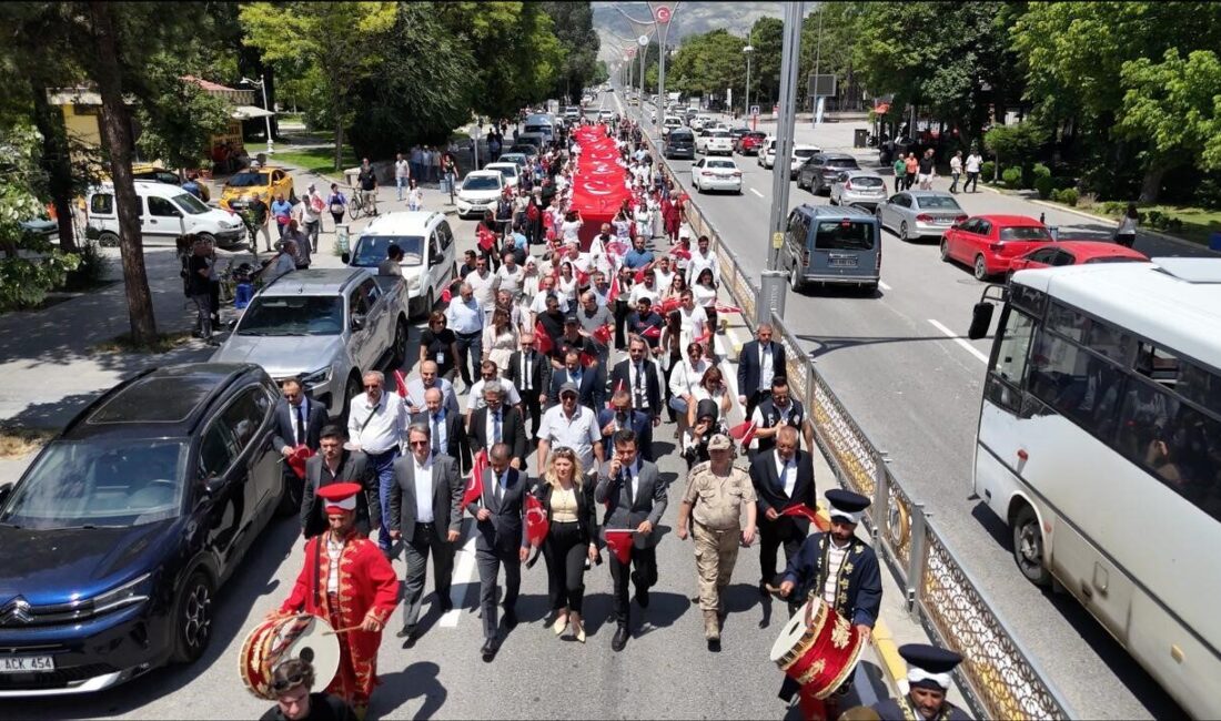 Erzincan’da bu yıl ikinci kez düzenlenen “Yaşayan Miras Şöleni”, düzenlenen