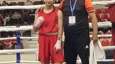 Amasya’da düzenlenen U-17 Ferdi Türkiye Boks Şampiyonası’nda mücadele eden Erzincanlı