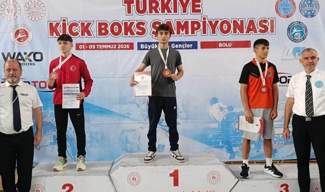 Bolu’da gerçekleştirilen Türkiye Kickboks Şampiyonası’nda Erzincanlı sporcular önemli dereceler elde
