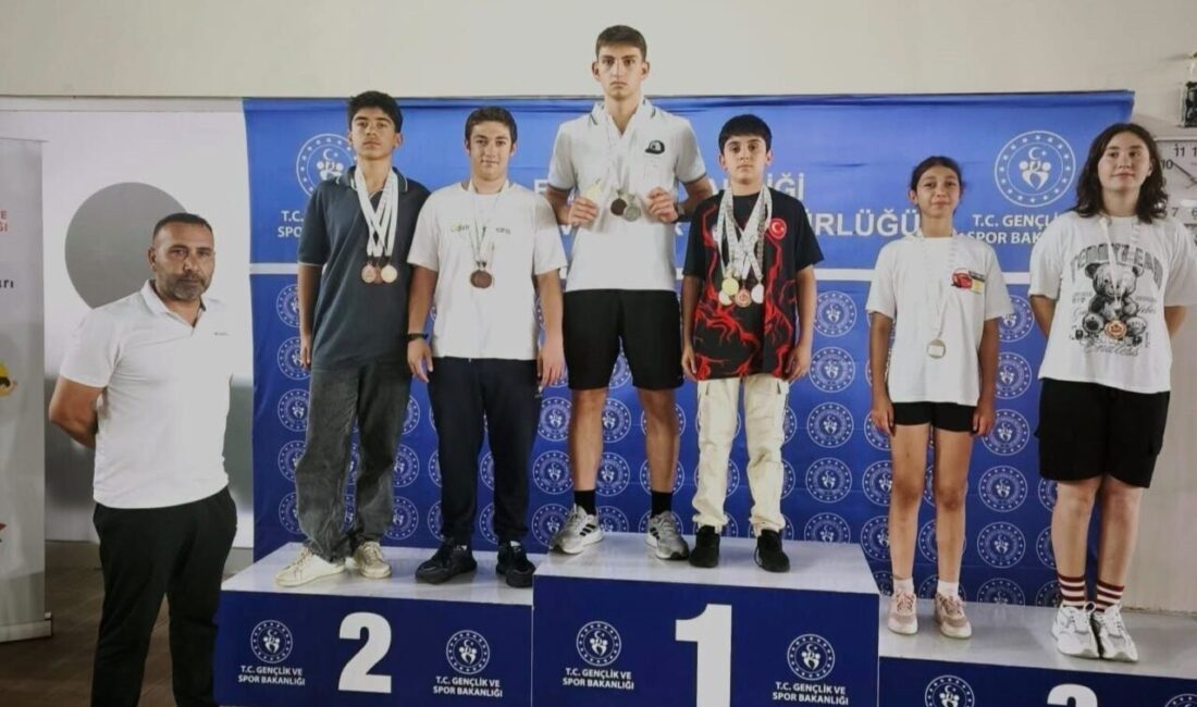Erzincanlı sporcular, Anadolu Yıldızlar Ligi (ANALİG) Yüzme Bölge Müsabakalarında kazandıkları